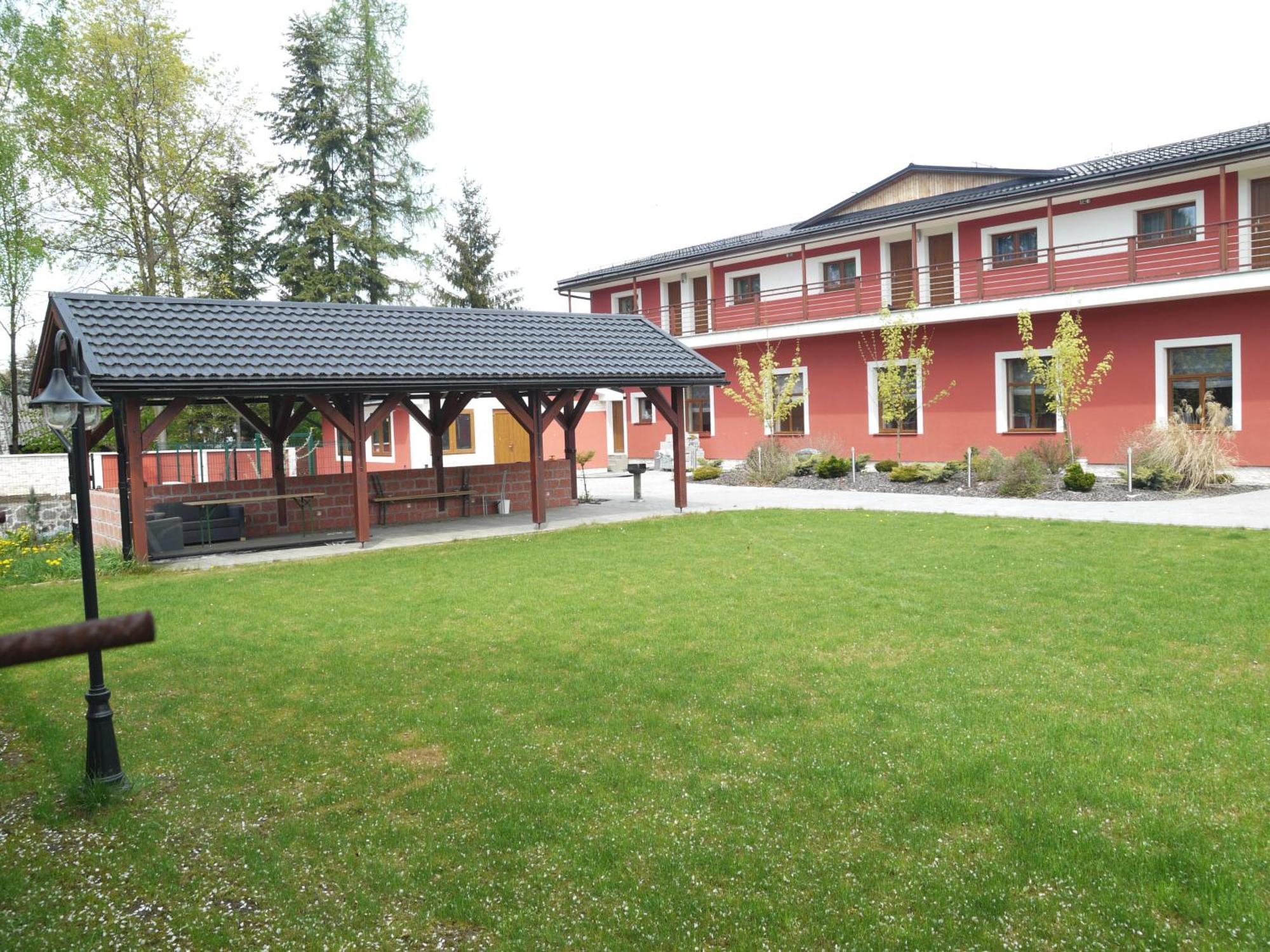 Hotel Harmonia Partizanska lupca Exterior foto